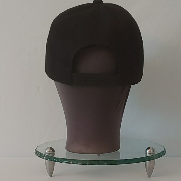 KING Snapback Cap. - Picture 3 of 6